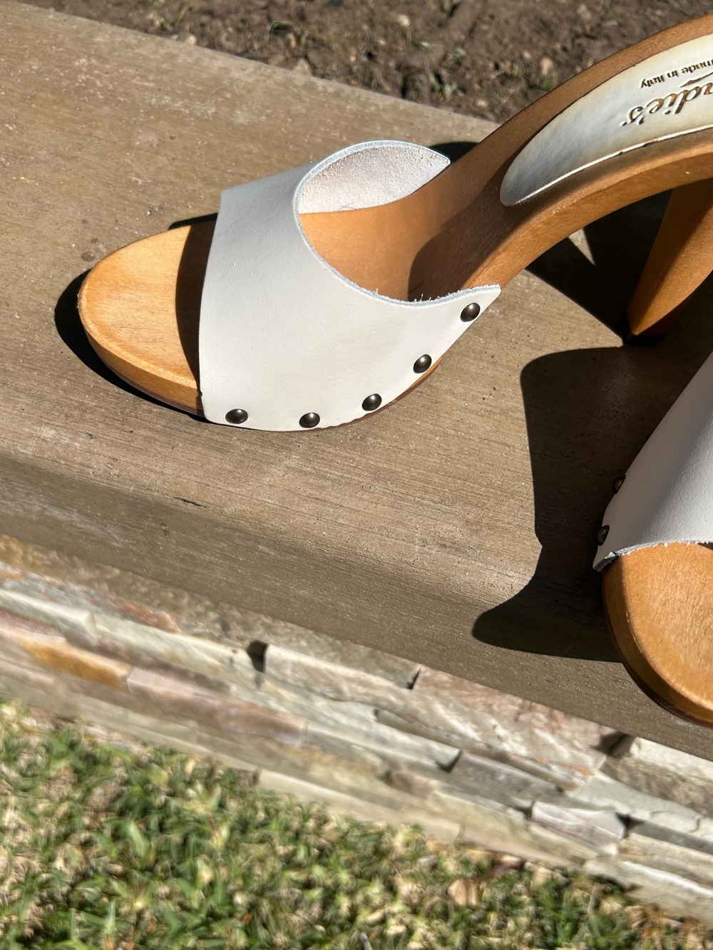 Candie's Cream Leather Slip-On Mule Heels with Wood-Look Heel - Picture 4 of 7